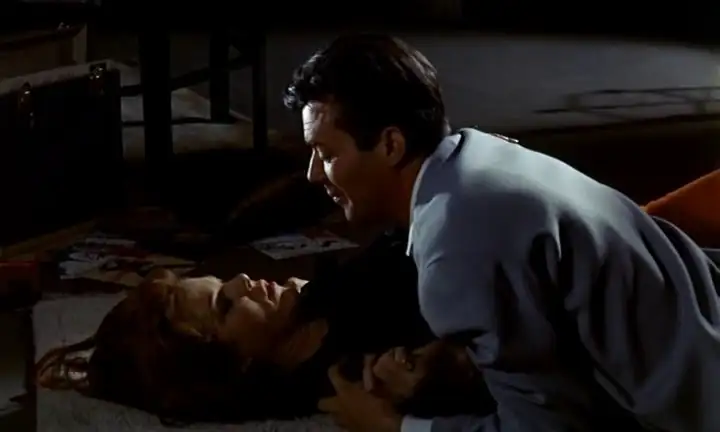Doctor in Distress Screenshot 2
