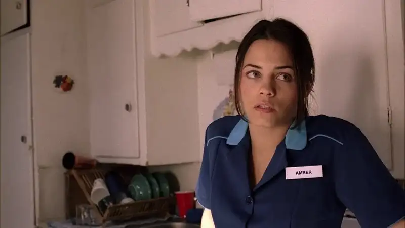 Love Lies Bleeding Screenshot 3