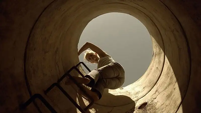 Erin Brockovich Screenshot 1