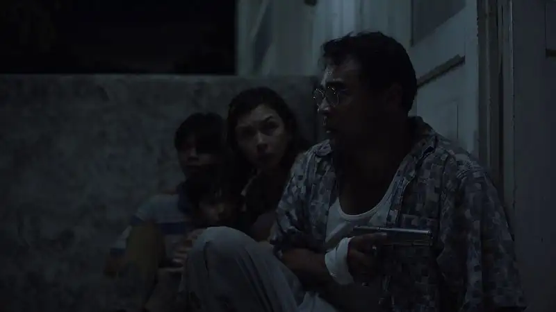 Outside Screenshot 4