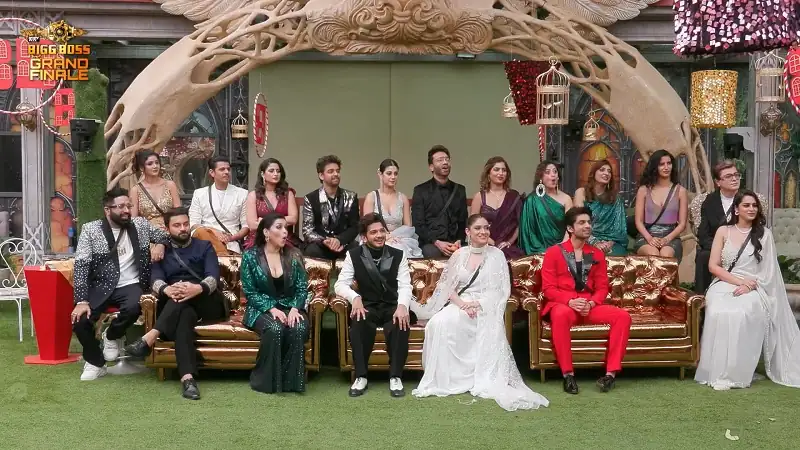 Bigg Boss (Season 17 Episode 106) Grand Finale Hindi Reality Show 480p Screenshot 2