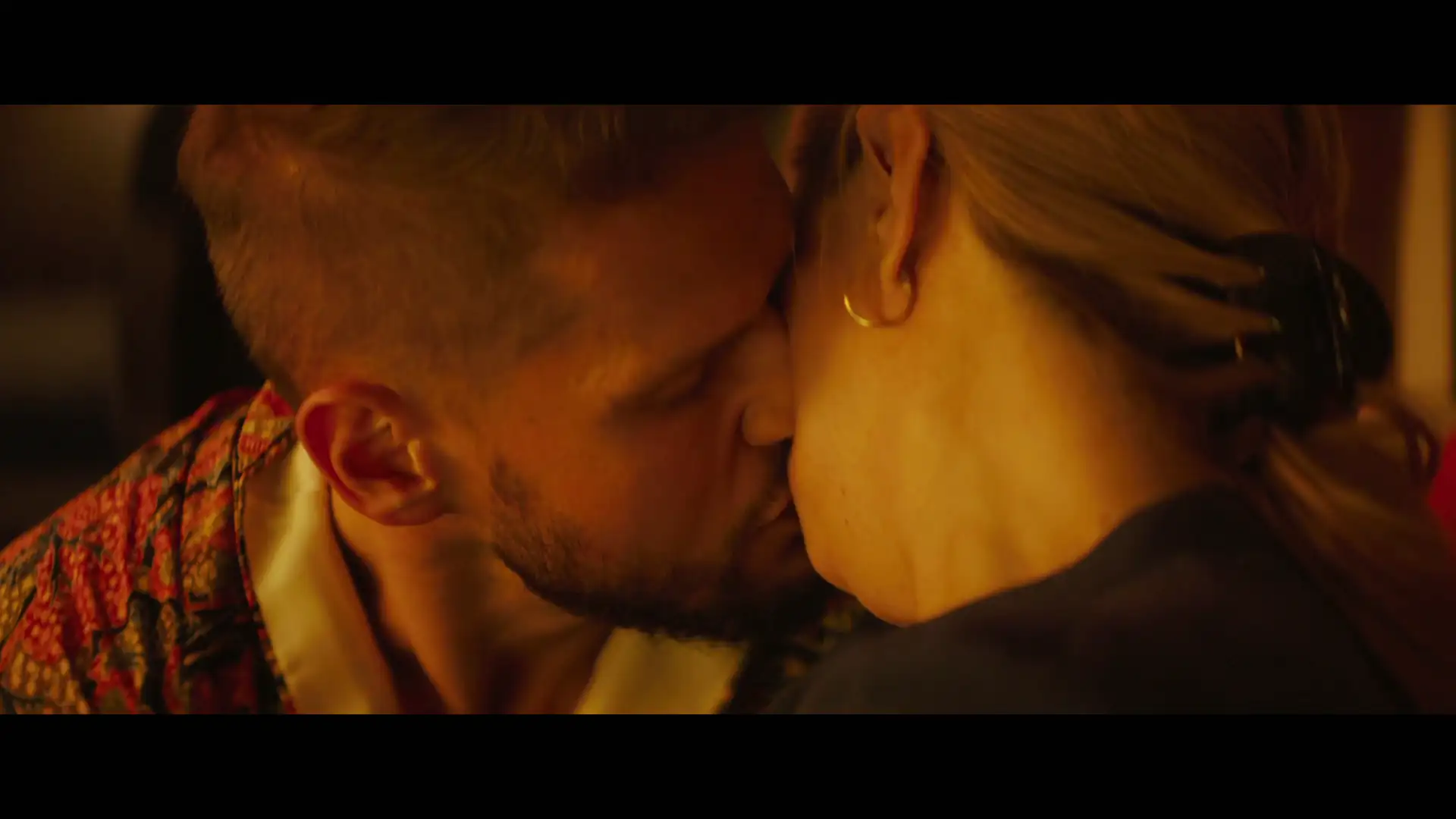 About Love For Adults Only (Pro lyubov. Tolko dlya vzroslykh) Screenshot 5