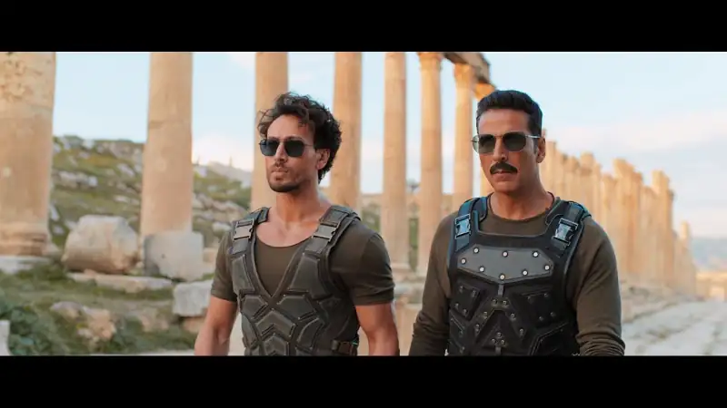Bade Miyan Chote Miyan Screenshot 2