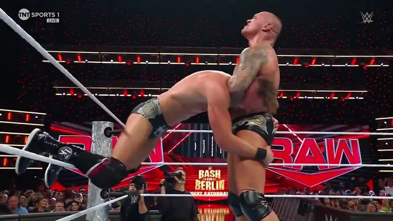 WWE Monday Night Raw – 20th August Screenshot 2