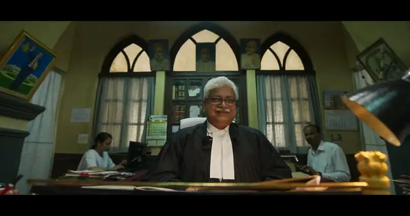 Zara Hatke Zara Bachke Screenshot 4
