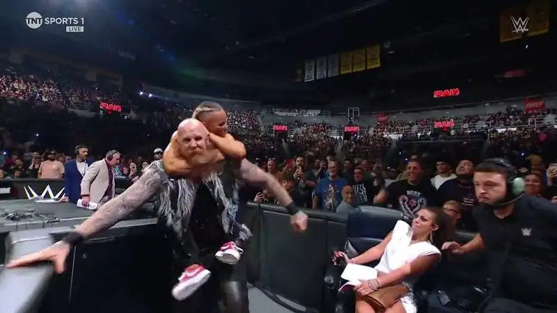WWE Monday Night Raw – 26th August Screenshot 6