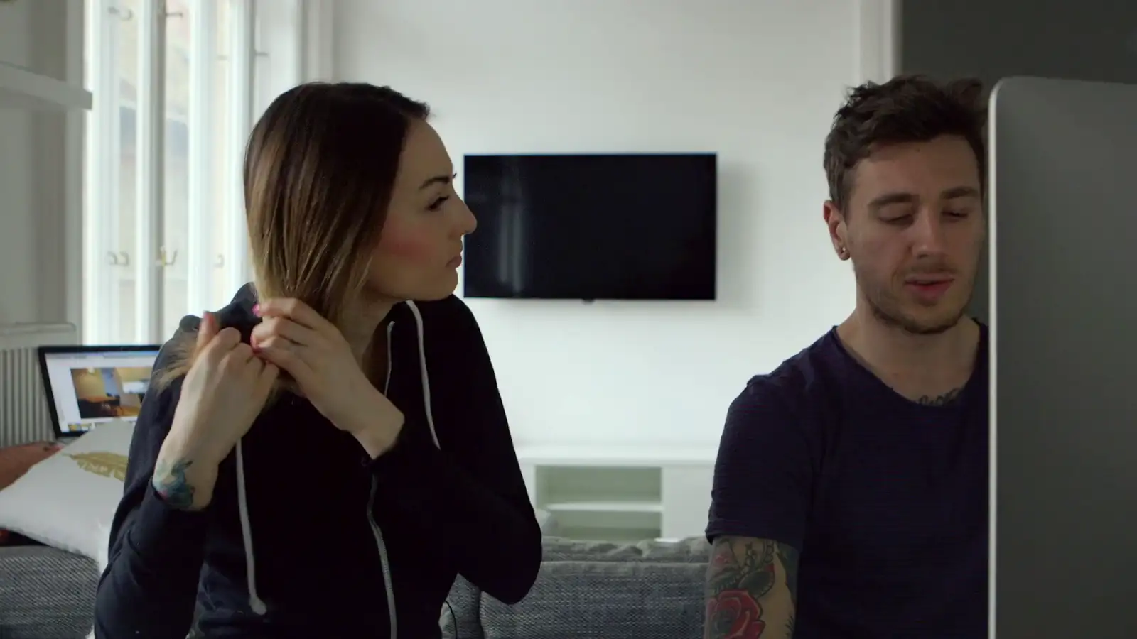 Emma and Eddie: A Working Couple Screenshot 4