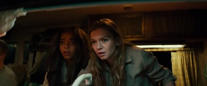 Dont Turn Out The Lights Screenshot 2