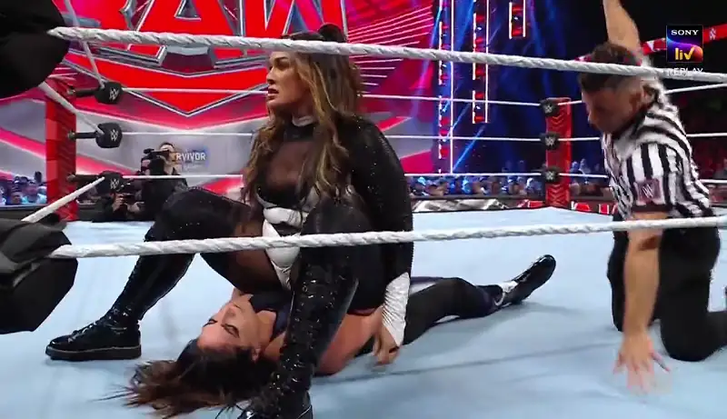 WWE Raw (20th November – Screenshot 1