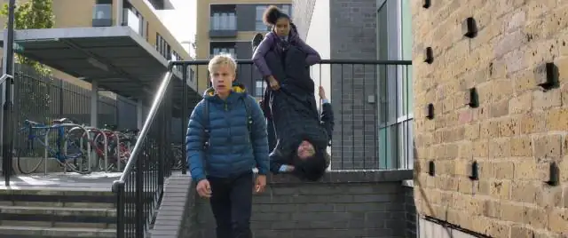 The Kid Who Would Be King Screenshot 3