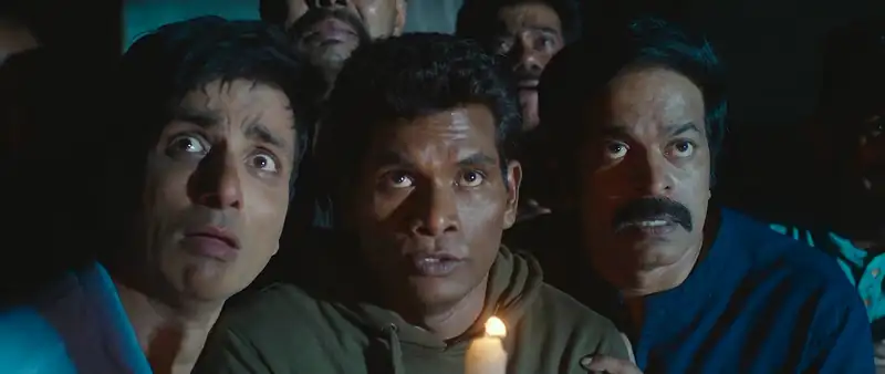 Alludu Adhurs Screenshot 4