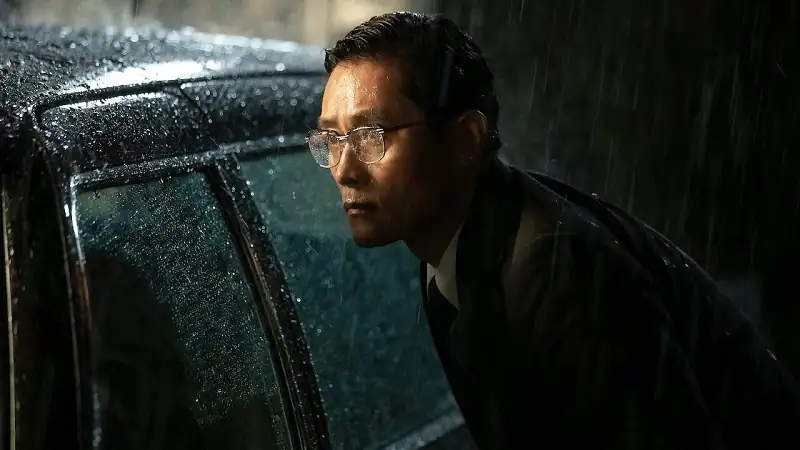 The Man Standing Next / Original title: Namsanui bujangdeul Screenshot 1