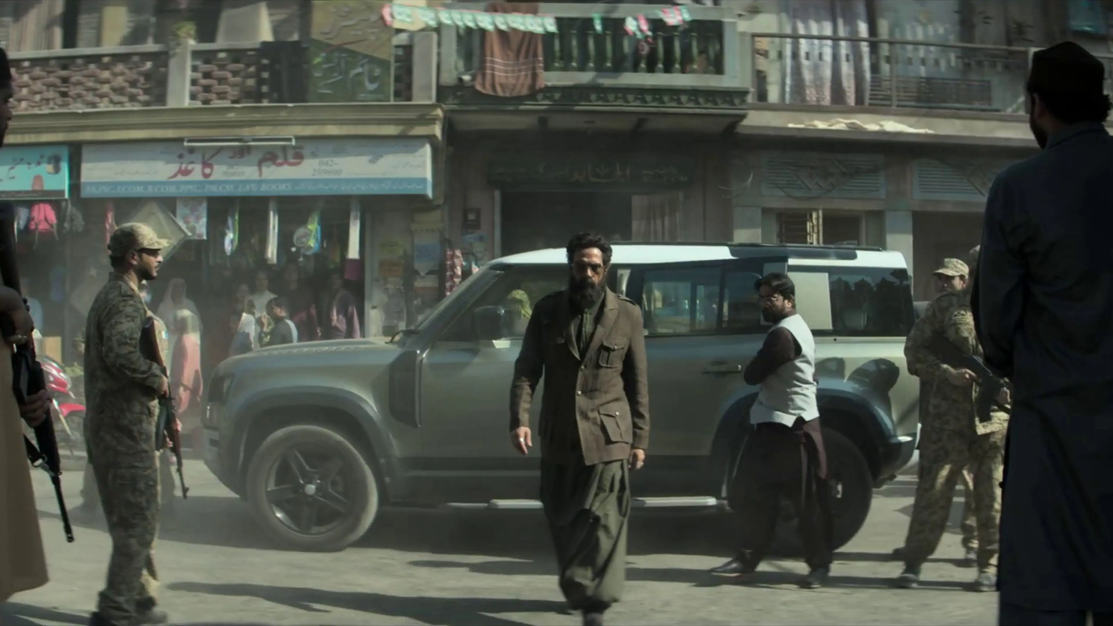 Dhurandhar: The Revenge (Raw & Undekha) / (धुरंधर: द रिवेंज) Screenshot 6