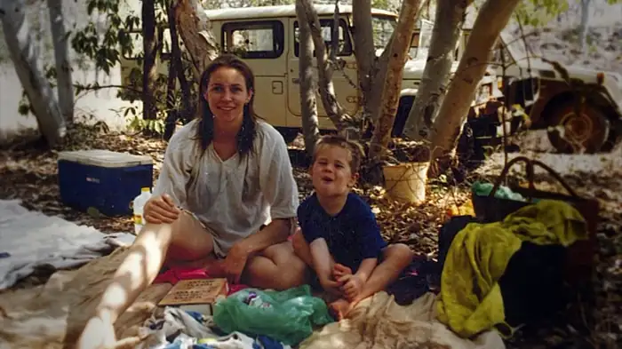 Shark Beach with Chris Hemsworth Screenshot 1