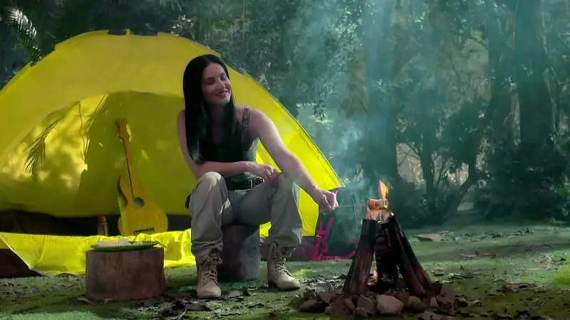 Man vs. Wild with Sunny Leone Screenshot 2 Man vs. Wild with Sunny Leone Screenshot 2