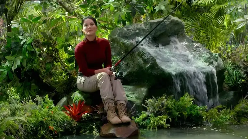 Man vs. Wild with Sunny Leone Screenshot 4 Man vs. Wild with Sunny Leone Screenshot 4