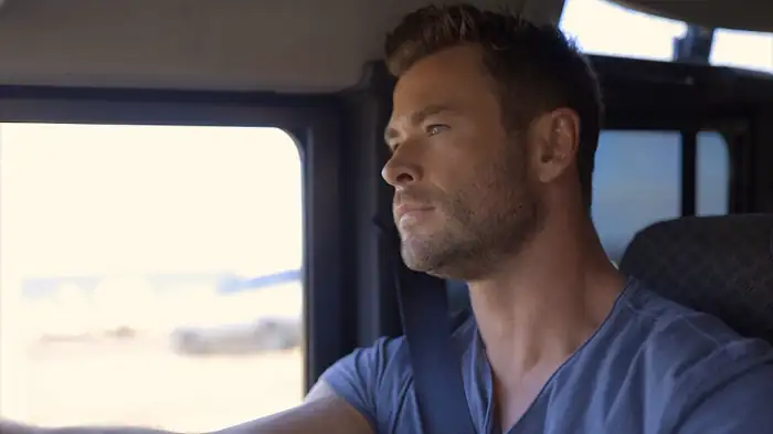 Shark Beach with Chris Hemsworth Screenshot 4