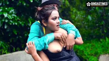Couple in Mountain Screenshot 1