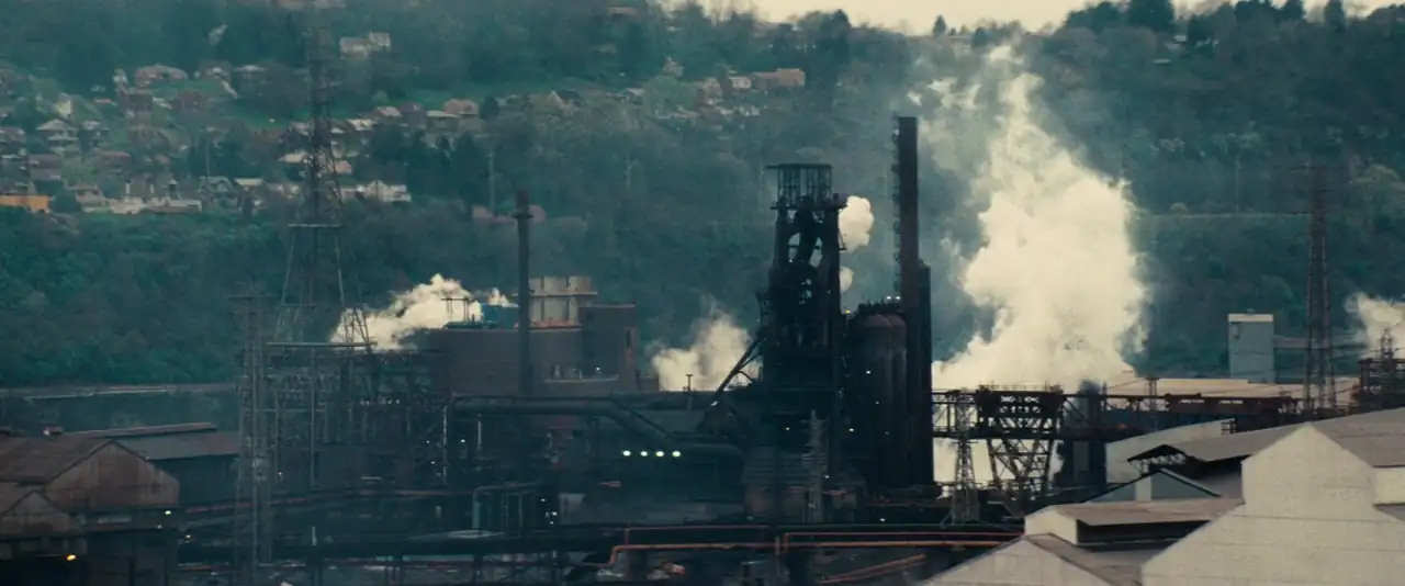 Out of the Furnace Screenshot 1 Out of the Furnace Screenshot 1