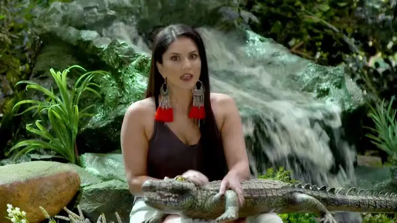 Man vs. Wild with Sunny Leone Screenshot 5 Man vs. Wild with Sunny Leone Screenshot 5