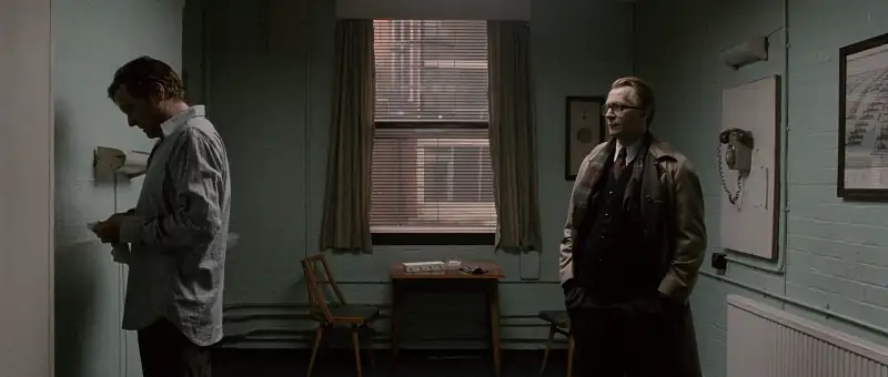 Tinker Tailor Soldier Spy Screenshot 3