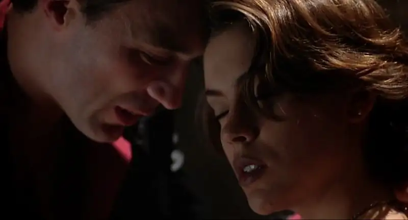 Embrace of the Vampire Screenshot 2