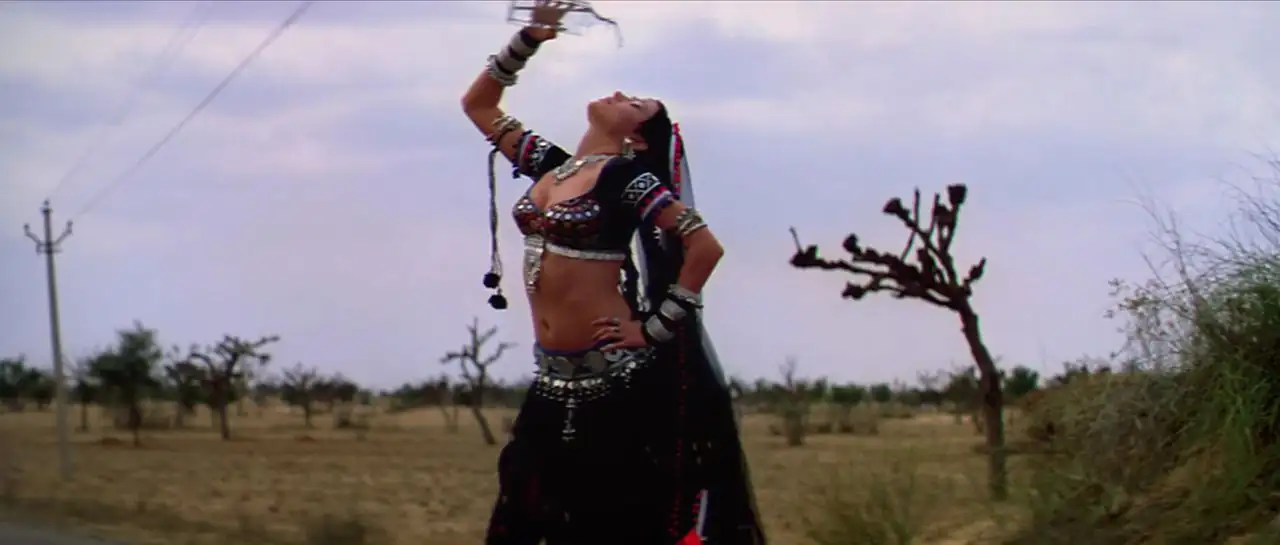Manorama Six Feet Under Screenshot 1 Manorama Six Feet Under Screenshot 1