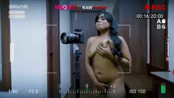 Mona Darling BTS Screenshot 3