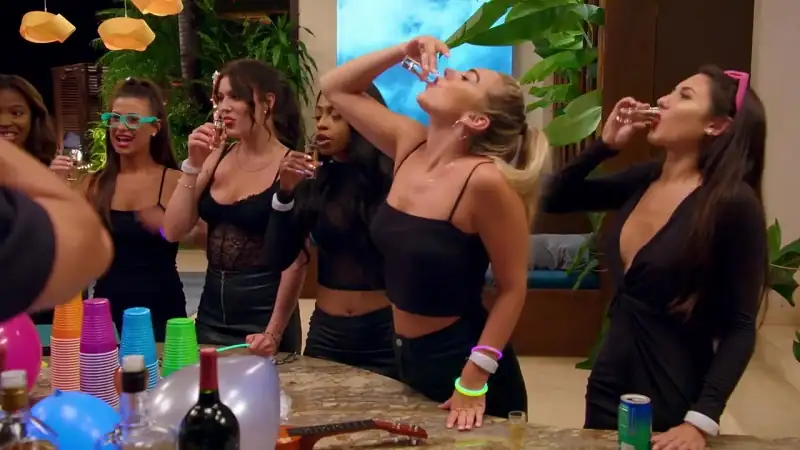Temptation Island (‘टेम्पटेशन आईलैंड) Screenshot 1 Temptation Island (‘टेम्पटेशन आईलैंड) Screenshot 1