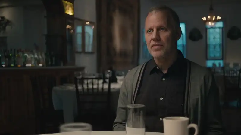 Roadrunner: A Film About Anthony Bourdain Screenshot 1