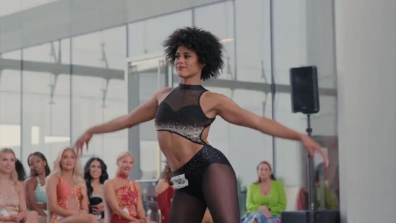 America’s Sweethearts: Dallas Cowboys Cheerleaders Screenshot 1