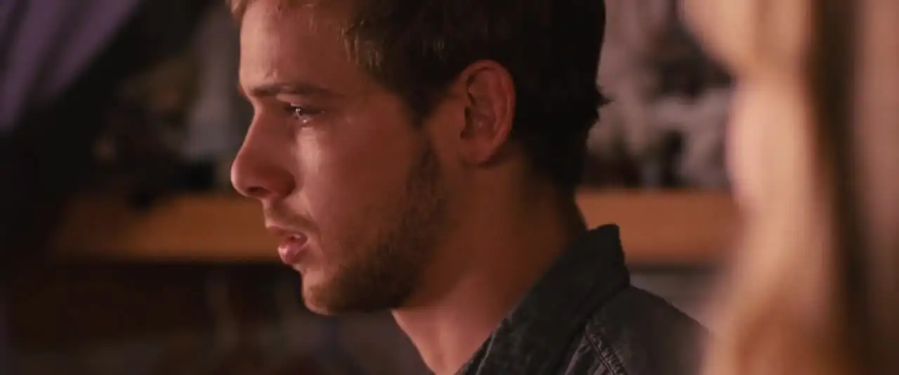 House at the End of the Street Screenshot 3
