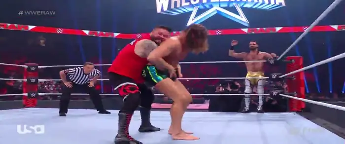 WWE Monday Night Raw 21 February Screenshot 4