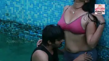 Romance In Swimming Pool Screenshot 3