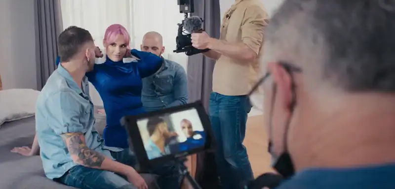 Money Shot: The Pornhub Story Screenshot 2