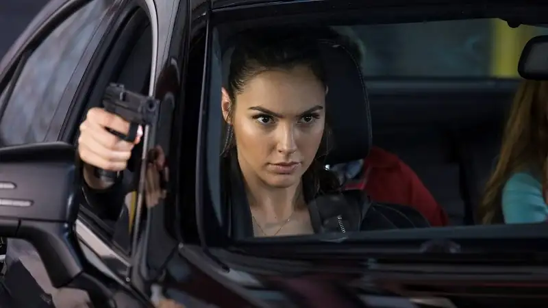 Keeping Up with the Joneses Screenshot 3