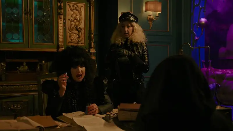 What We Do in the Shadows Screenshot 3