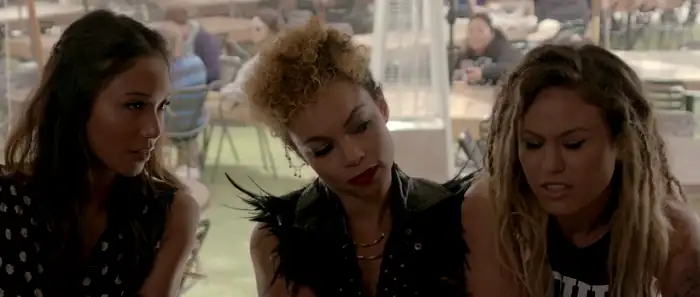 Kiss Kiss Screenshot 2