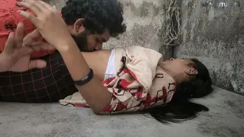 Vaishnavi Romance in Outdoor Screenshot 2