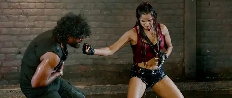 Ladki: Enter the Girl Dragon Screenshot 7