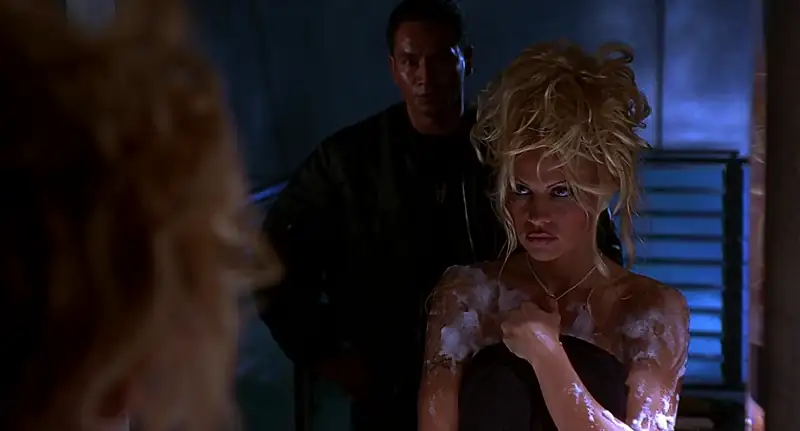 Barb Wire Screenshot 5
