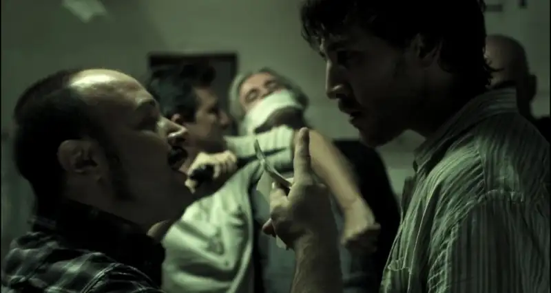 Cell 211 Screenshot 3
