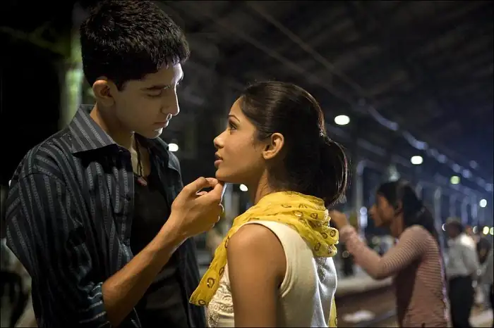 Slumdog Millionaire Screenshot 2